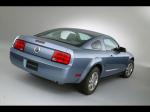 Ford Mustang V6 2005 года